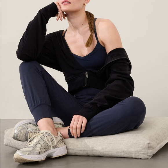 Athleta Salutation Jogger NWT - Picture 8 of 16